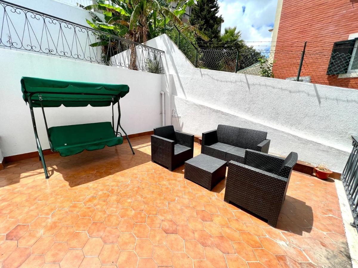 Oieras Beach Suite 2 - Large Double Room With En-Suite Bathroom And Balcony Oeiras Exterior photo